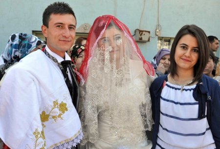 Başbakan Erdoğan, genç çiftin düğününe konuk oldu