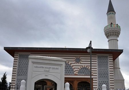Başbakan Erdoğan, havalimanında cami açılışı yaptı