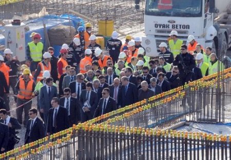 Başbakan Erdoğan, İzmit Körfez geçişi köprüsünün ilk ayağının temelini attı