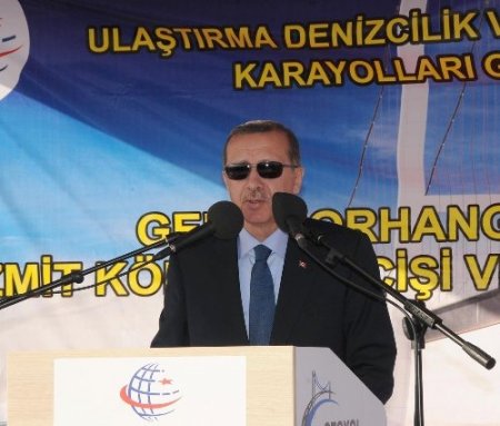 Başbakan Erdoğan, İzmit Körfez geçişi köprüsünün ilk ayağının temelini attı