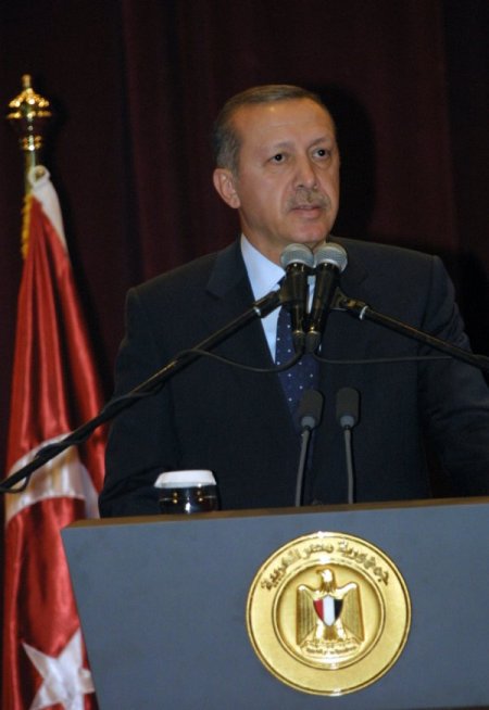 Başbakan Erdoğan, Kahire Üniversitesi’nde konuşma yaptı