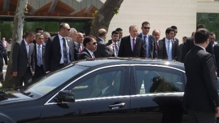 Başbakan Erdoğan, milli arşiv binasını ziyaret etti