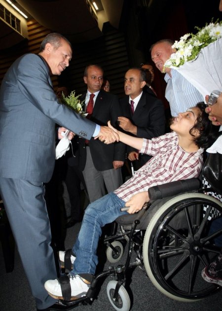 Başbakan Erdoğan, Özürlü Memur Kurasını Çekti