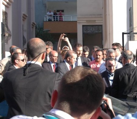 Başbakan Erdoğan, patlamada ölenlerin ailelerine taziye ziyaretinde bulundu