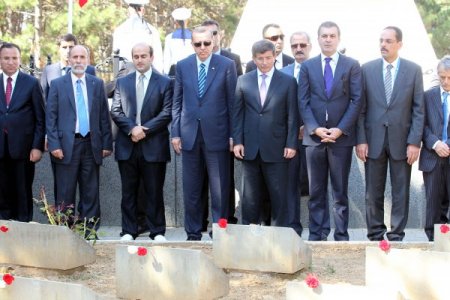 Başbakan Erdoğan, Sivastopol'deki Türk Şehitliği'ni ziyaret etti