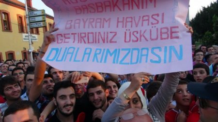Başbakan Erdoğan, Üsküp'te Soydaşlara Hitap Etti