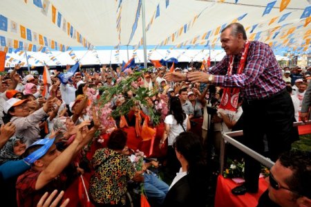 Başbakan Erdoğan: 75 Milyona Hizmet Üretmeye Devam Edeceğiz