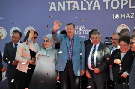 Başbakan Erdoğan: 75 Milyona Hizmet Üretmeye Devam Edeceğiz
