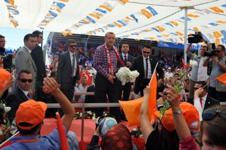 Başbakan Erdoğan: 75 Milyona Hizmet Üretmeye Devam Edeceğiz