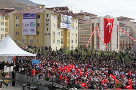 Başbakan Erdoğan: Alçakça okullara saldırıyorlar