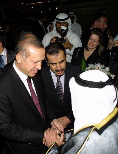 Başbakan Erdoğan BAE’de Sharjah Emirliği’ne geldi