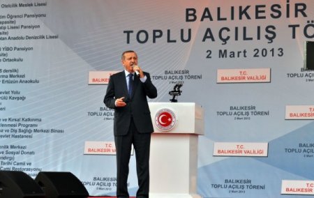 Başbakan Erdoğan Balıkesir'de coşkuyla karşılandı