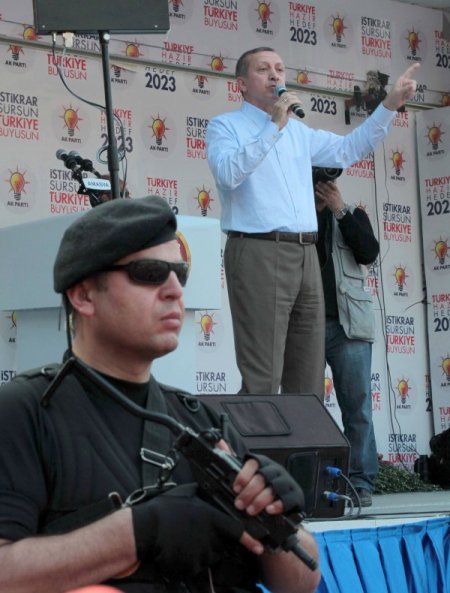 Başbakan Erdoğan: Bu Namert Eller, Bu Yollarla Netice Alacaklarını Zannediyor