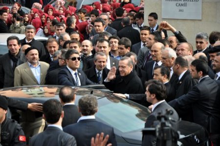 Başbakan Erdoğan Cuma Namazını Çengelköy Yıldırım Bayezid Camii'nde Kıldı