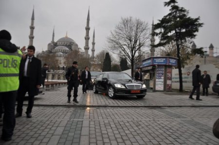 Başbakan Erdoğan Cuma namazını Sultanahmet Camii’nde kıldı