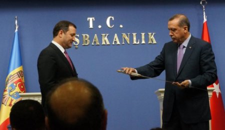 Başbakan Erdoğan: Cumhurbaşkanı ile Başbakanı birbirine düşürümezler