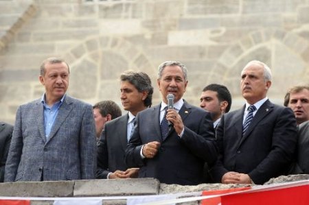 Başbakan Erdoğan: Ecdad Yadigarı Eserleri Bu Güne Ve Geleceğe Taşımının Sorumluluğundayız