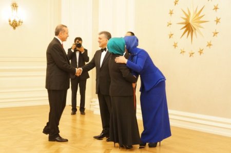 Başbakan Erdoğan: Emine Hanım'la bizi buraya sokmayanlar utansın