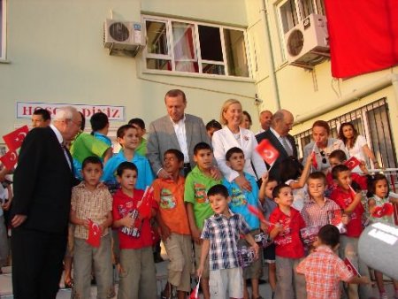 Başbakan Erdoğan Huzurevi Ve Yetiştime Yurdunda İncelemelerde Bulundu