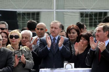 Başbakan Erdoğan: Küresel Krize Rağmen Kültürel Atılımları Hiçbir Zaman Geride Bırakmadık