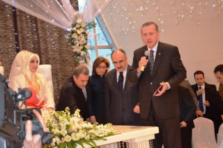Başbakan Erdoğan Mardinli İşadamı Akdağ’ın oğlunun düğününe katıldı