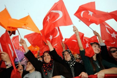 Başbakan Erdoğan: Medya üzerinden yapılan operasyonlara itibar etmeyin