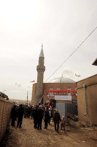 Başbakan Erdoğan Tonyukuk kitabesini gezdi, cami açılışı yaptı