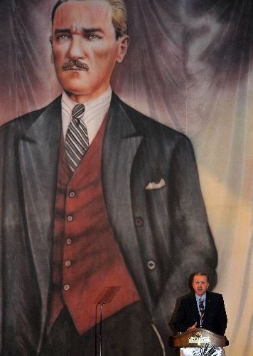 Başbakan Erdoğan: Türkiye'nin Geleceği Başarılarla Dolu Ve Parlak Yıllar Olacak