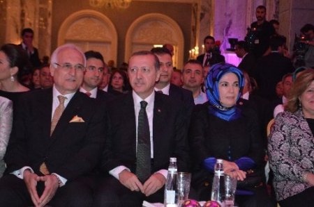 Başbakan Erdoğan'a aslan dansı sürprizi