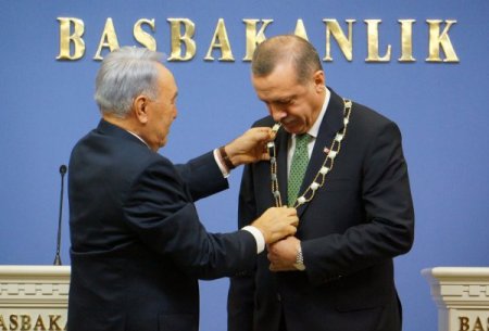 Başbakan Erdoğan’a Kazakistan'ın Altın Kıran Nişanı verildi
