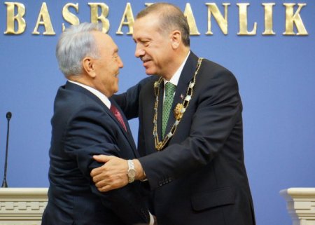 Başbakan Erdoğan’a Kazakistan'ın Altın Kıran Nişanı verildi
