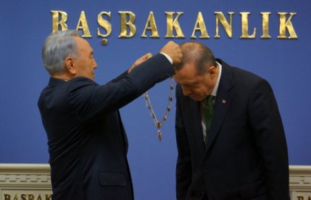 Başbakan Erdoğan’a Kazakistan'ın Altın Kıran Nişanı verildi