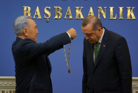 Başbakan Erdoğan’a Kazakistan'ın Altın Kıran Nişanı verildi