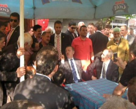 Başbakan Erdoğan'dan Madencilerle 40 Dakika Çay Sohbeti