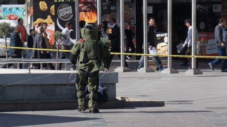 Başbakan Erdoğan'ın güzergahında şüpheli paket alarmı