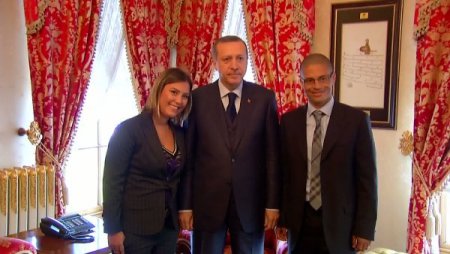 Başbakan ile Alex arasında duygulu görüşme