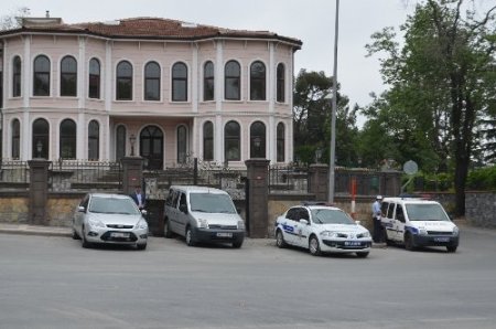 Başbakan tatilde iddiası