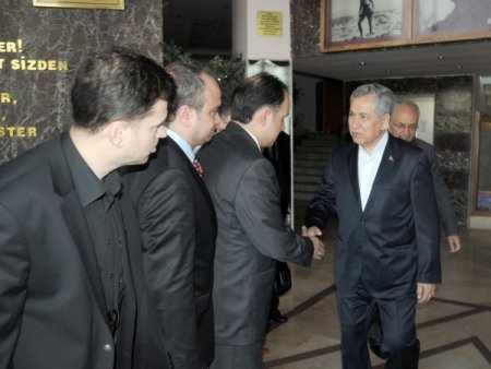 Başbakan Yardımcı Arınç, Manisa'dan Ayrıldı
