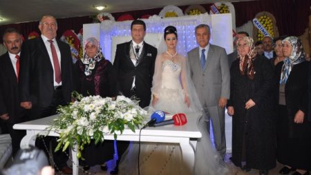 Başbakan Yardımcı Arınç, Nikah Şahidi Oldu