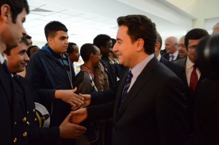 Başbakan Yardımcısı Ali Babacan, kaptan köşküne çıktı