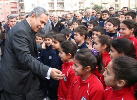 Başbakan Yardımcısı Arınç, Manisa'da Açılışlara Katıldı