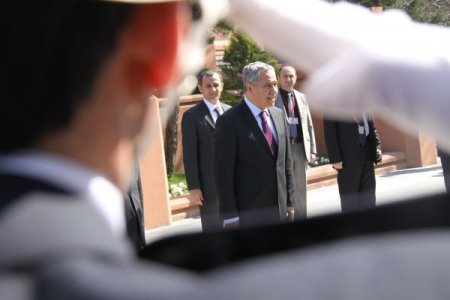 Başbakan Yardımcısı Arınç: Halk Kimi Seçerse Biz Ona Saygı Duyarız