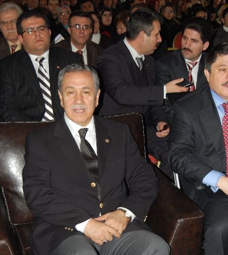 Başbakan Yardımcısı Arınç: Türkiye'de Herşey Demokrasinin Belirlediği Balans Ayarına Giriyor