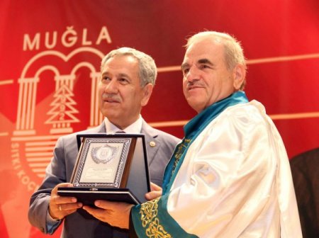 Başbakan Yardımcısı Arınç: Üniversitelerde dogmatik zihniyetin yeri yoktur