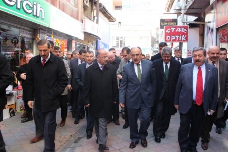 Başbakan Yardımcısı Beşir Atalay: Esed’in kaleleri bir bir yıkılıyor