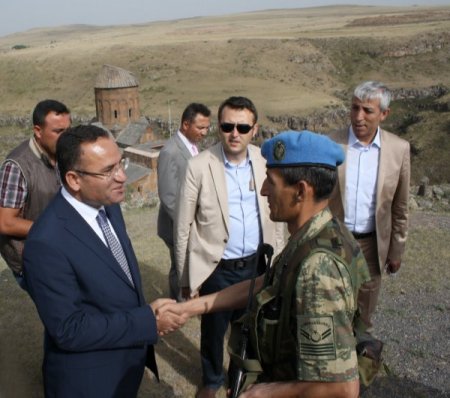 Başbakan Yardımcısı Bozdağ, Ani Harabeleri'ni Ziyaret Etti