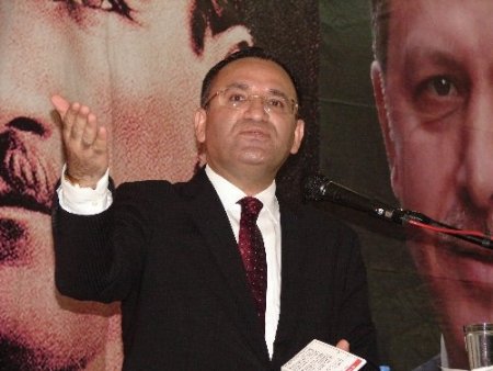 Başbakan Yardımcısı Bozdağ: MHP’nin erkekliği Meclis'in kapısında bitti