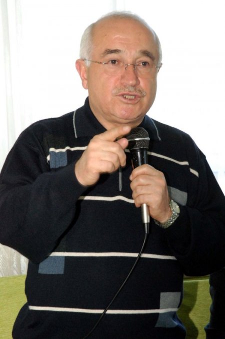 Başbakan Yardımcısı Çiçek: Gelin 2011 Yılını Yeni Bir Anayasa Yılı Olarak Değerlendirelim