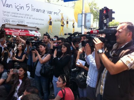 Başbakan'a 'Feminist' Tepki