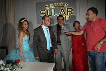 'Başbakan'a verdiğim sözü tuttum, düğüne bekleriz'